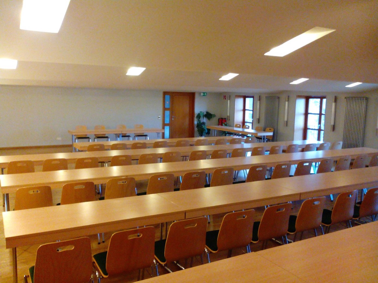Das Bürgerzimmer mit langen Tafeln